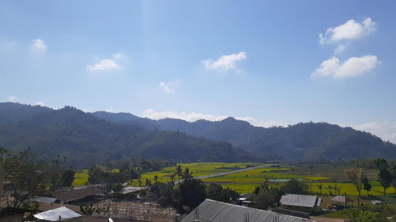 Bintang Bungalow Tour & Travel Kelimutu Exterior photo